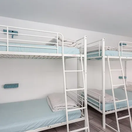 Hostel City Life *